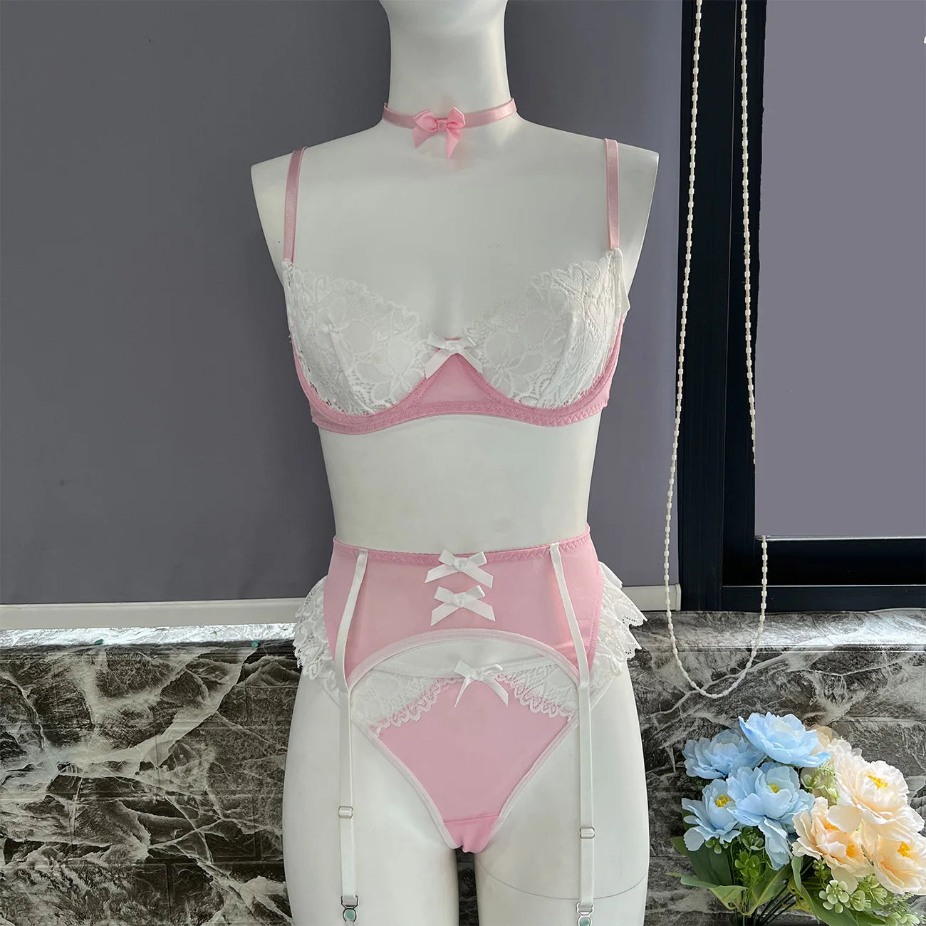 Yimunancy Ensemble de lingerie féminine 5 pièces de couleur contrastée Soutien-gorge ras du cou avec nœud + ensemble de sous-vêtements boule Bas Jarretière Kit