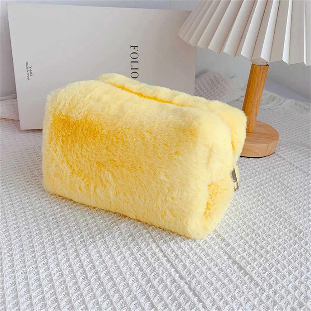 Sac de Maquillage en Fourrure pour Femmes - Trousse Cosmétique Souple de Voyage, Organiseur de Maquillage, Sac à Main Solide pour Jeunes Filles.