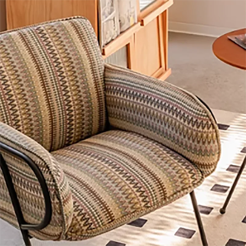 Chaise moderne de luxe pour café – Design minimaliste, ergonomique, idéale pour appartement ou salon Meuble