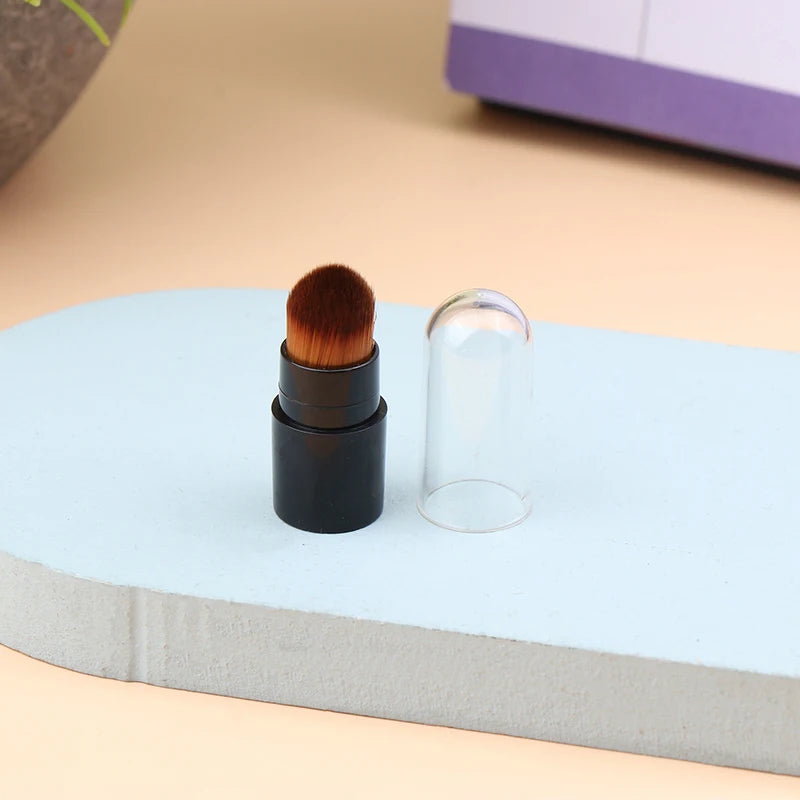 Pinceau de maquillage en silicone mini pour lèvres, brosse angulaire pour correcteur, pour baume à lèvres, gloss ou correcteur.