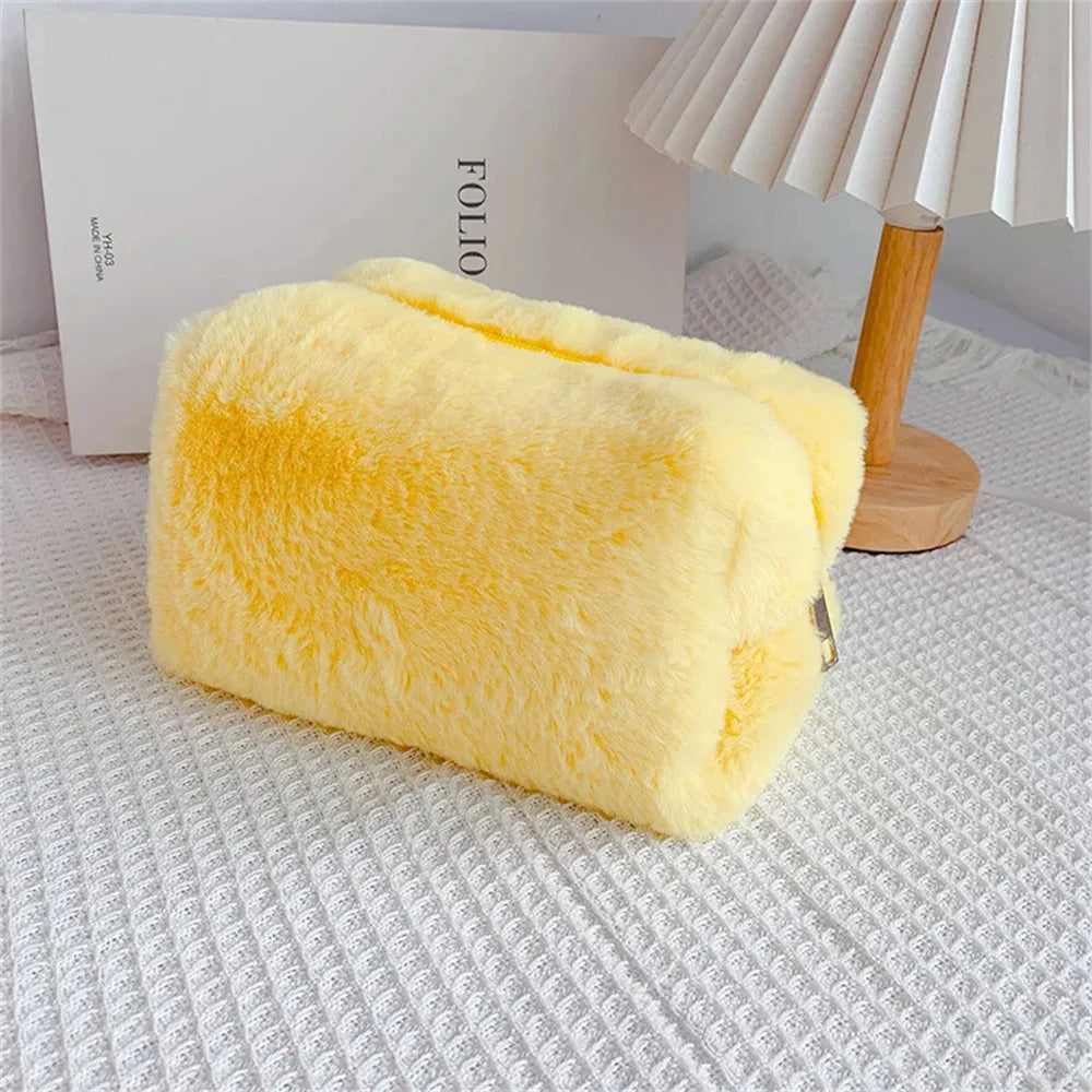 Sac de Maquillage en Fourrure pour Femmes - Trousse Cosmétique Souple de Voyage, Organiseur de Maquillage, Sac à Main Solide pour Jeunes Filles.