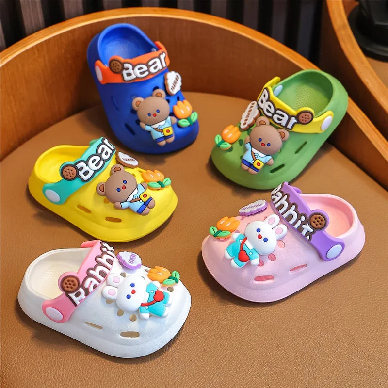 Chaussons d'été pour enfants, garçons et filles, doux pour le bain des bébés, avec semelles souples, design mignon et cartoon, chaussures pour garçons et filles.