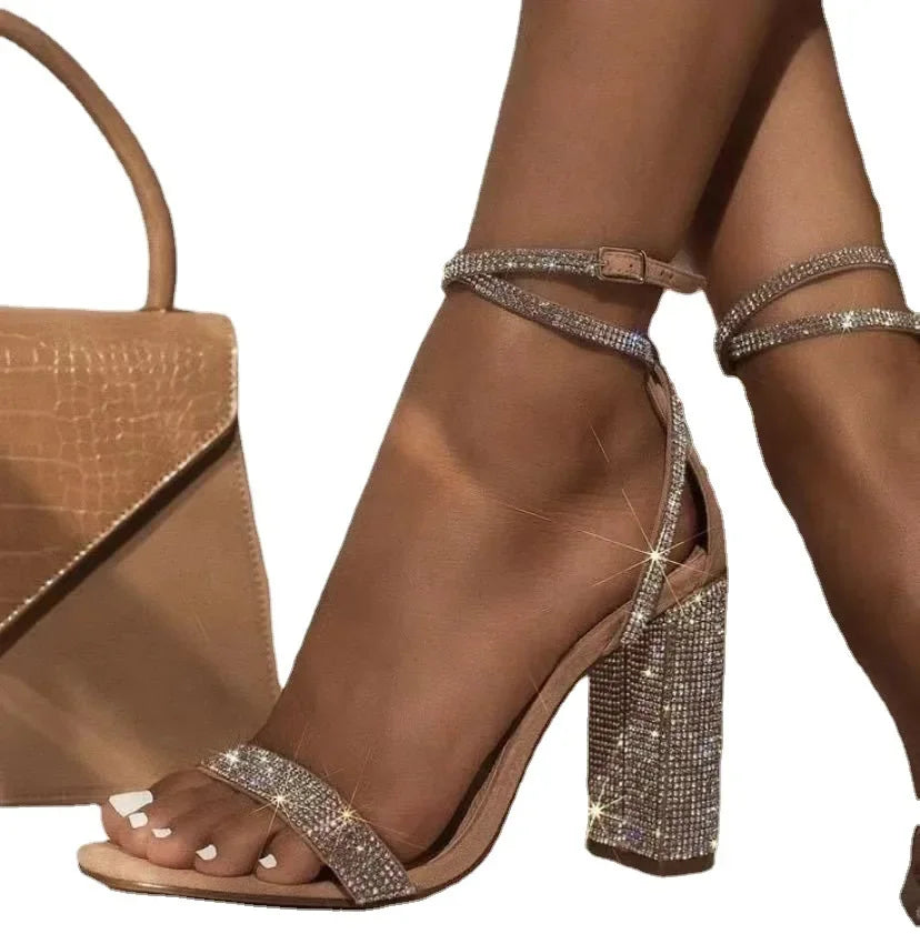 Sandales à talons pour femmes, strass sexy, sandales transparentes à talons hauts, chaussures de soirée et de fête pour femmes, nouvelles sandales d'été, tailles plus disponibles.