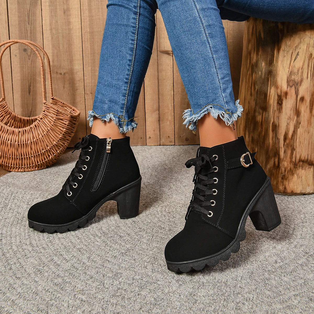 Bottes à talons hauts pour femmes, de haute qualité, avec des lacets, conçues pour les saisons printemps-hiver.