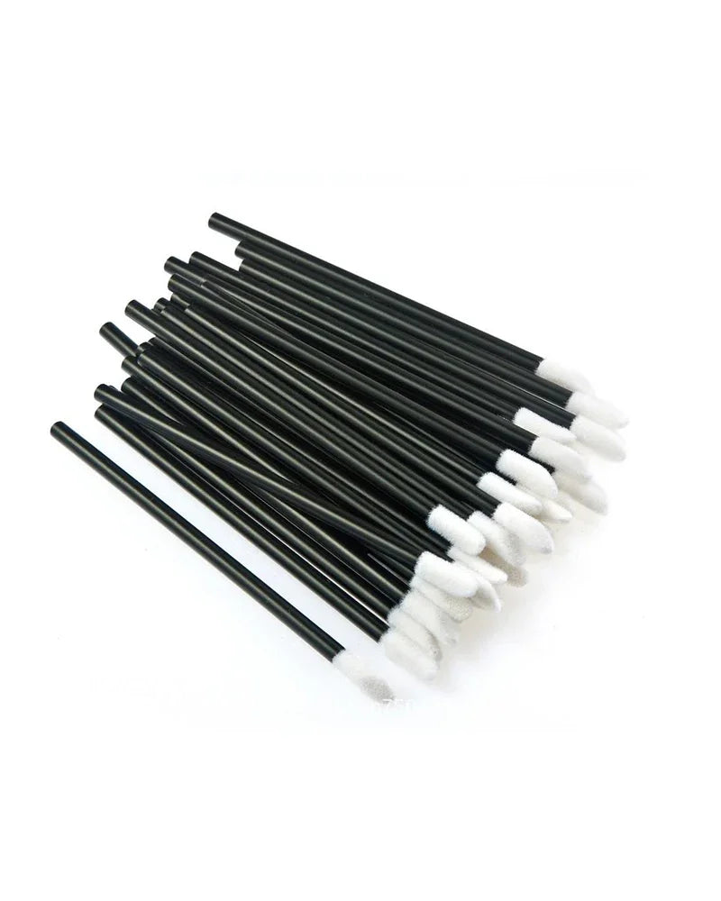 Ensemble de 100 applicateurs jetables pour lèvres et extensions de cils : bâtonnets de rouge à lèvres colorés et outils de maquillage polyvalents.