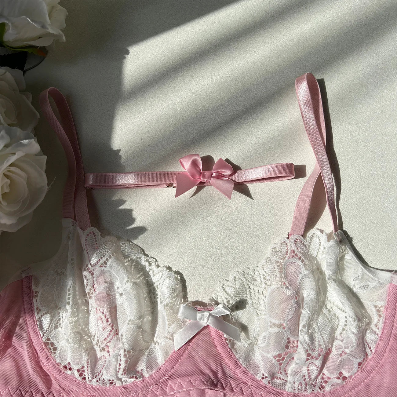 Yimunancy Ensemble de lingerie féminine 5 pièces de couleur contrastée Soutien-gorge ras du cou avec nœud + ensemble de sous-vêtements boule Bas Jarretière Kit