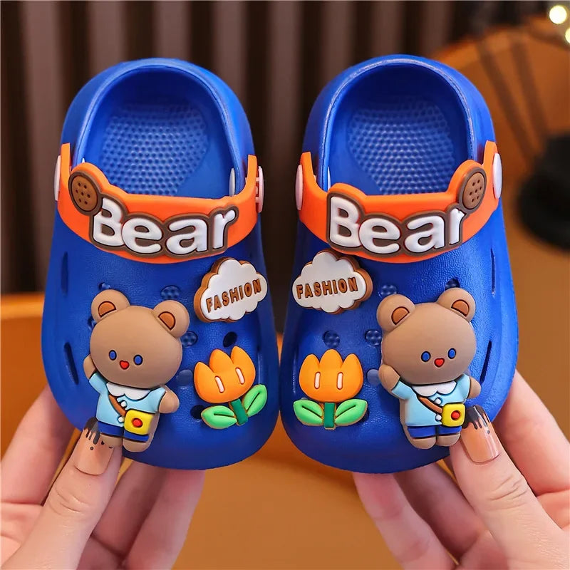 Chaussons d'été pour enfants, garçons et filles, doux pour le bain des bébés, avec semelles souples, design mignon et cartoon, chaussures pour garçons et filles.