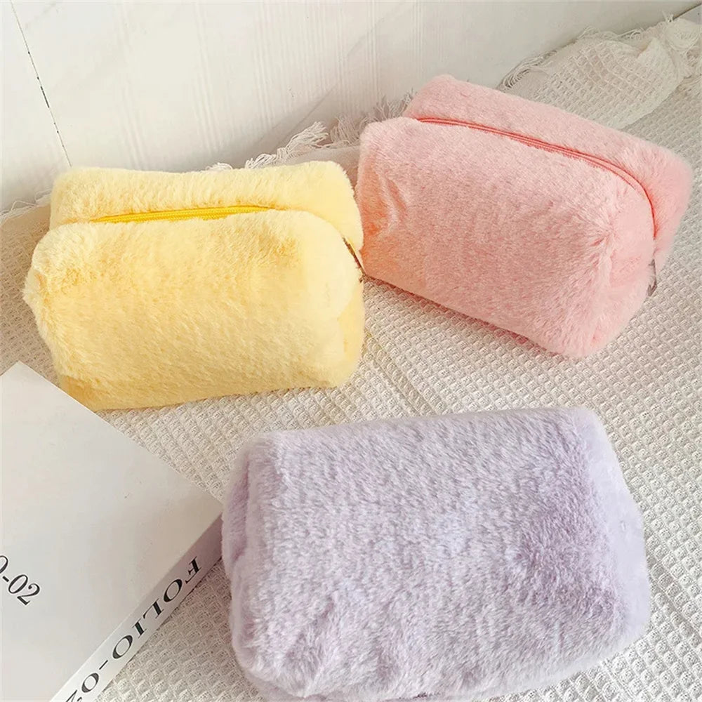 Sac de Maquillage en Fourrure pour Femmes - Trousse Cosmétique Souple de Voyage, Organiseur de Maquillage, Sac à Main Solide pour Jeunes Filles.