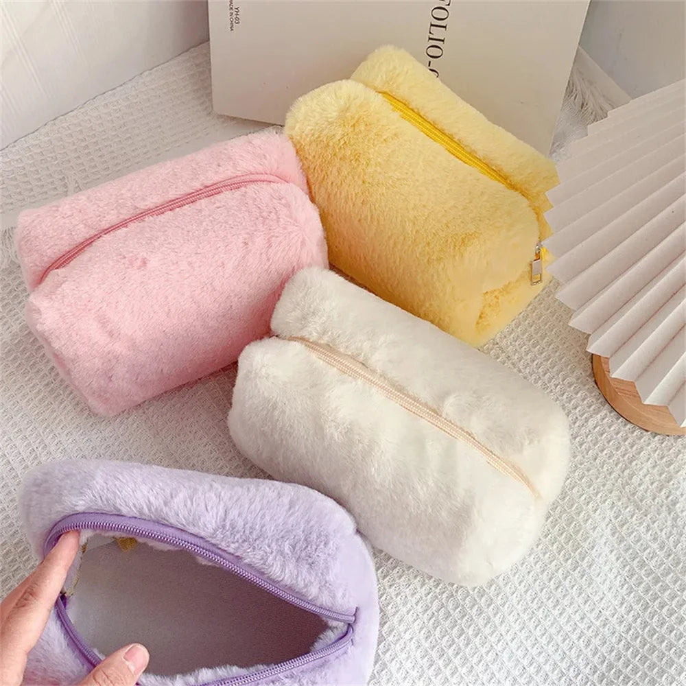 Sac de Maquillage en Fourrure pour Femmes - Trousse Cosmétique Souple de Voyage, Organiseur de Maquillage, Sac à Main Solide pour Jeunes Filles.