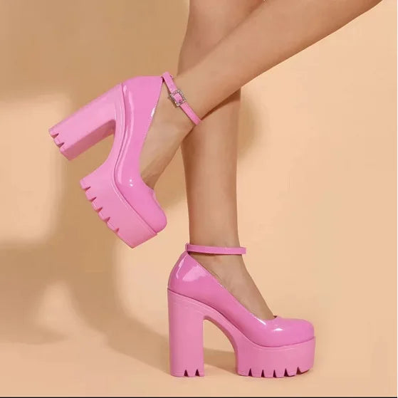Chaussures à talons hauts décontractées pour le printemps et l'automne, avec un talon épais et une plateforme sexy.