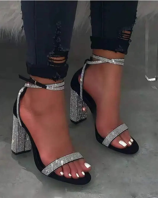 Sandales à talons pour femmes, strass sexy, sandales transparentes à talons hauts, chaussures de soirée et de fête pour femmes, nouvelles sandales d'été, tailles plus disponibles.