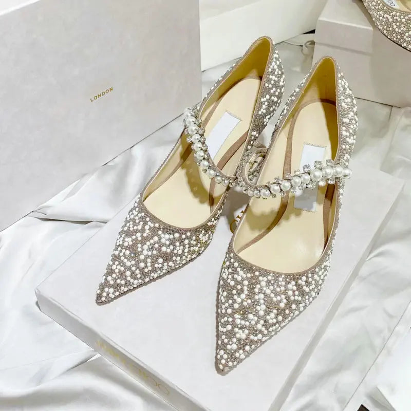 Chaussures de mariage 2024, ballerines et talons hauts en cristal, bout pointu, idéales pour soirées et cérémonies.