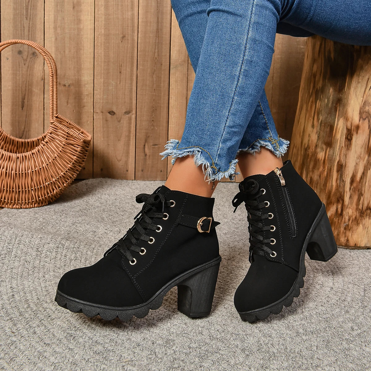Bottes à talons hauts pour femmes, de haute qualité, avec des lacets, conçues pour les saisons printemps-hiver.