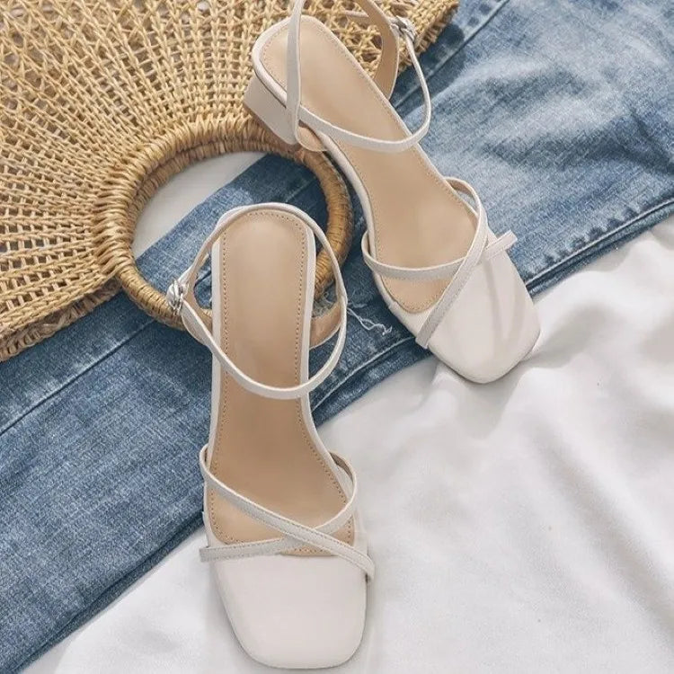 Sandales pour femmes, chaussures d'été à talons hauts, de créateurs de luxe, avec talon bloc bas et élégant, parfaites pour les robes casual de taille moyenne, disponibles en noir.