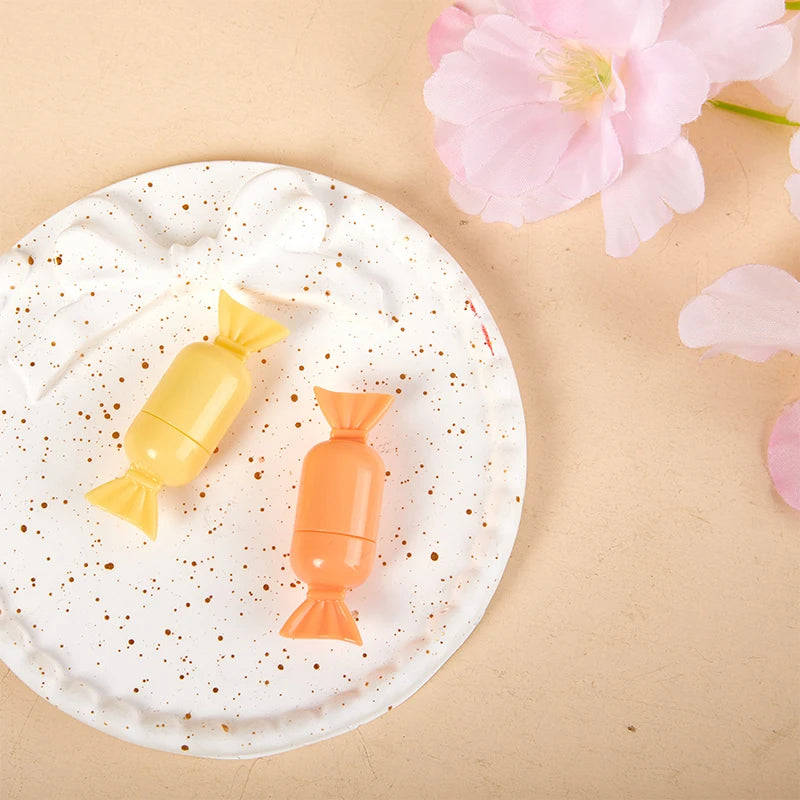 Pinceau de maquillage en silicone mini pour lèvres, brosse angulaire pour correcteur, pour baume à lèvres, gloss ou correcteur.