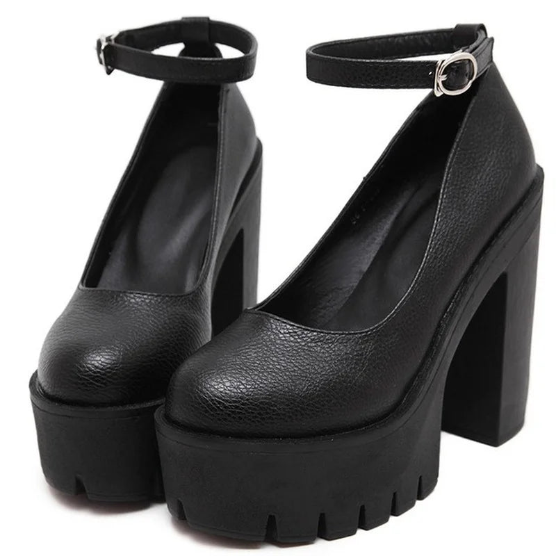 Chaussures à talons hauts décontractées pour le printemps et l'automne, avec un talon épais et une plateforme sexy.