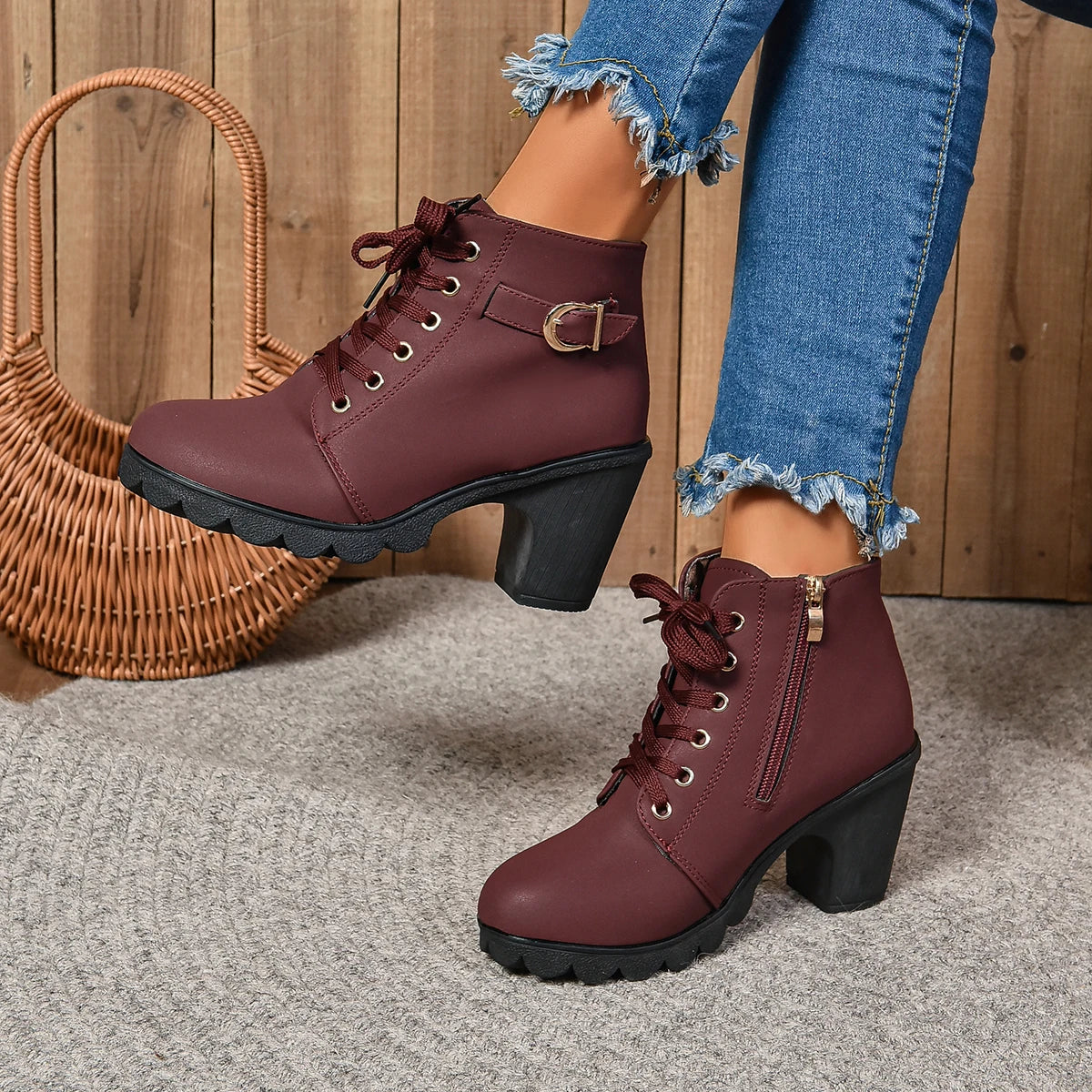 Bottes à talons hauts pour femmes, de haute qualité, avec des lacets, conçues pour les saisons printemps-hiver.