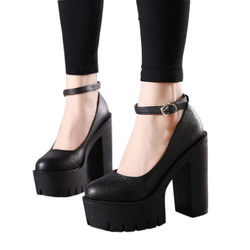 Chaussures à talons hauts décontractées pour le printemps et l'automne, avec un talon épais et une plateforme sexy.