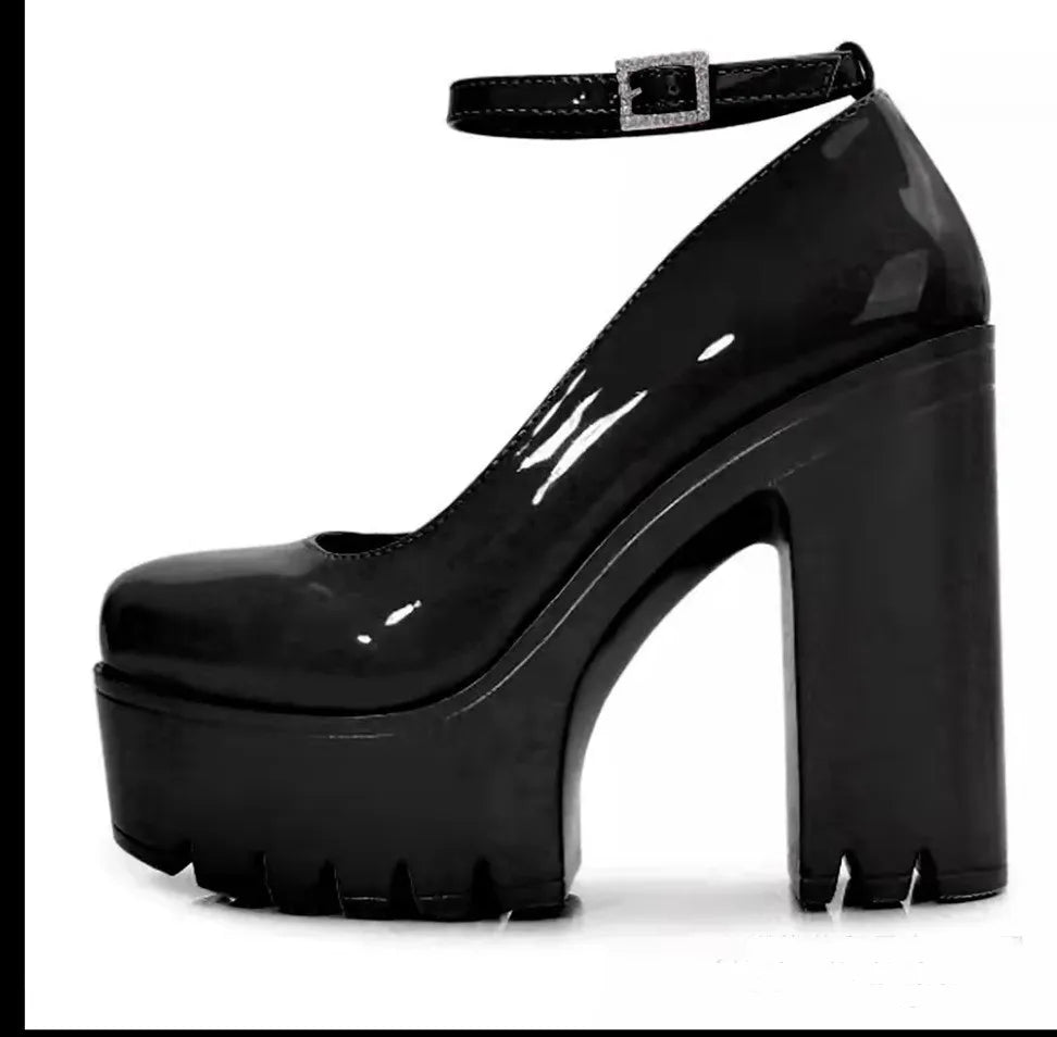 Chaussures à talons hauts décontractées pour le printemps et l'automne, avec un talon épais et une plateforme sexy.