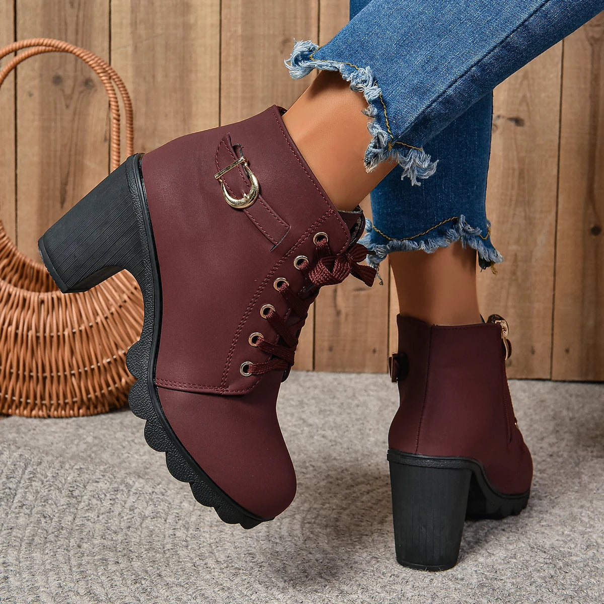 Bottes à talons hauts pour femmes, de haute qualité, avec des lacets, conçues pour les saisons printemps-hiver.