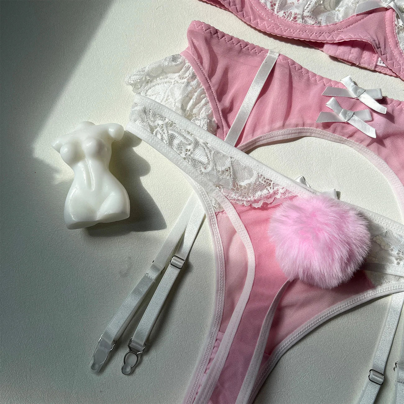 Yimunancy Ensemble de lingerie féminine 5 pièces de couleur contrastée Soutien-gorge ras du cou avec nœud + ensemble de sous-vêtements boule Bas Jarretière Kit