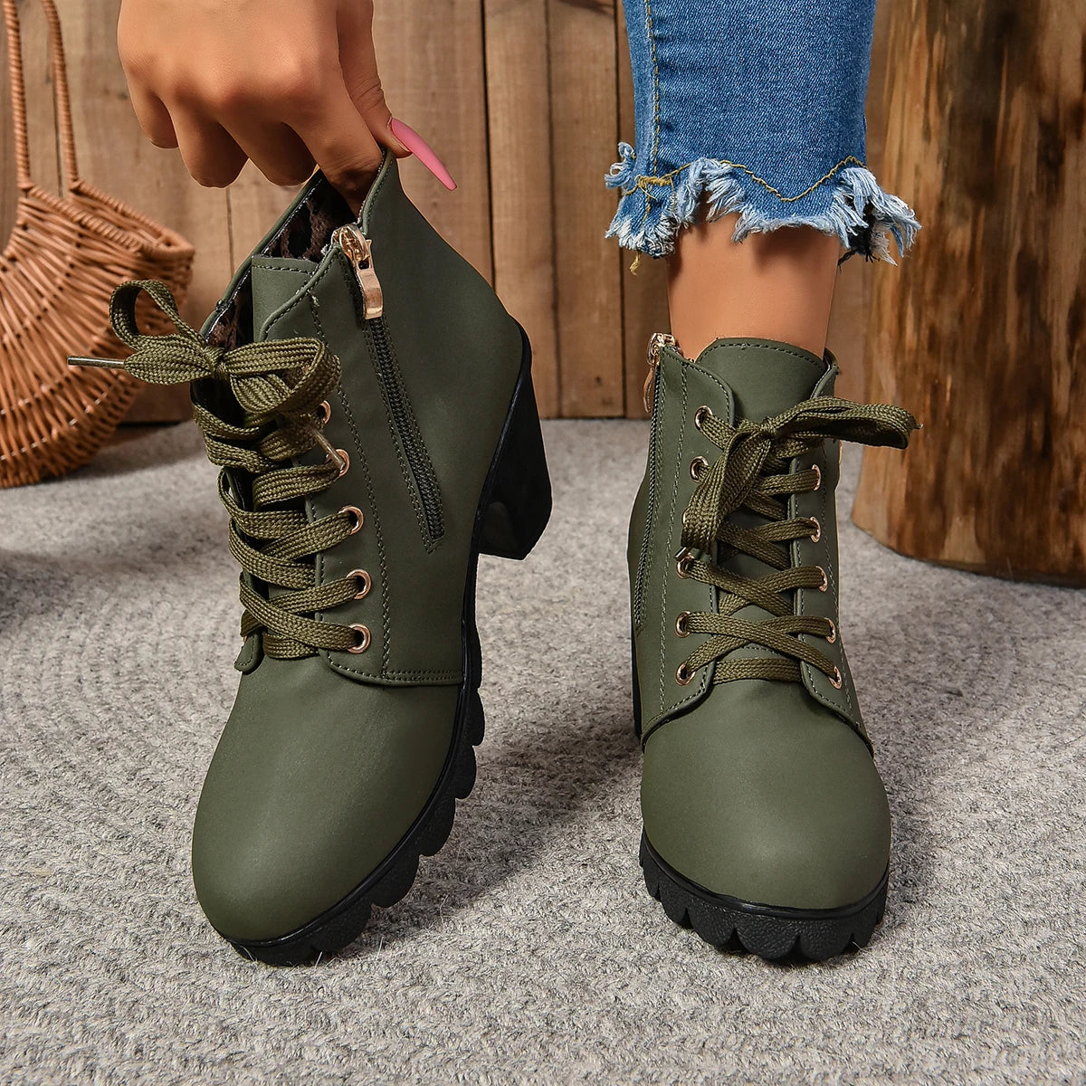 Bottes à talons hauts pour femmes, de haute qualité, avec des lacets, conçues pour les saisons printemps-hiver.
