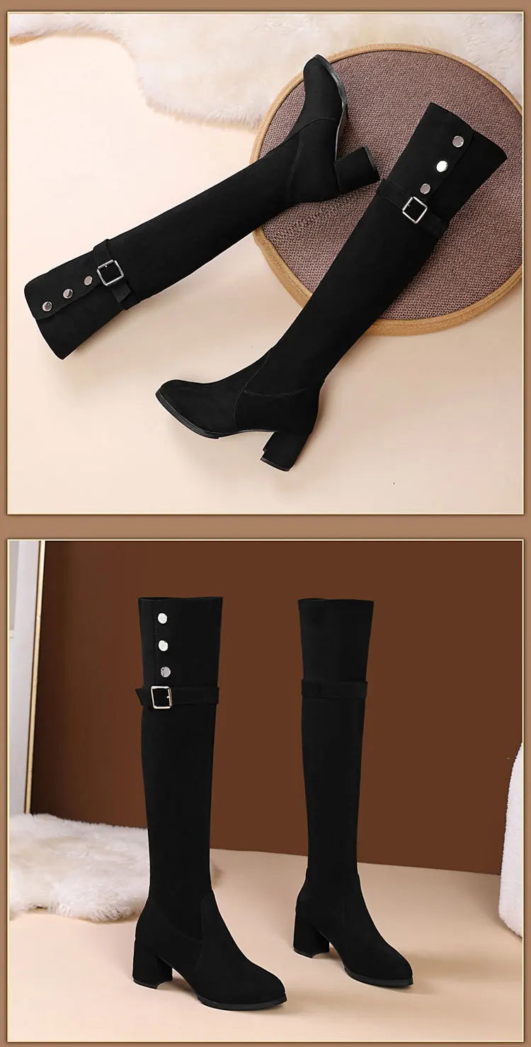 Bottes pour femmes au-dessus du genou en suède, à talons hauts sexy, avec boucle et design ajusté pour les cuisses.
